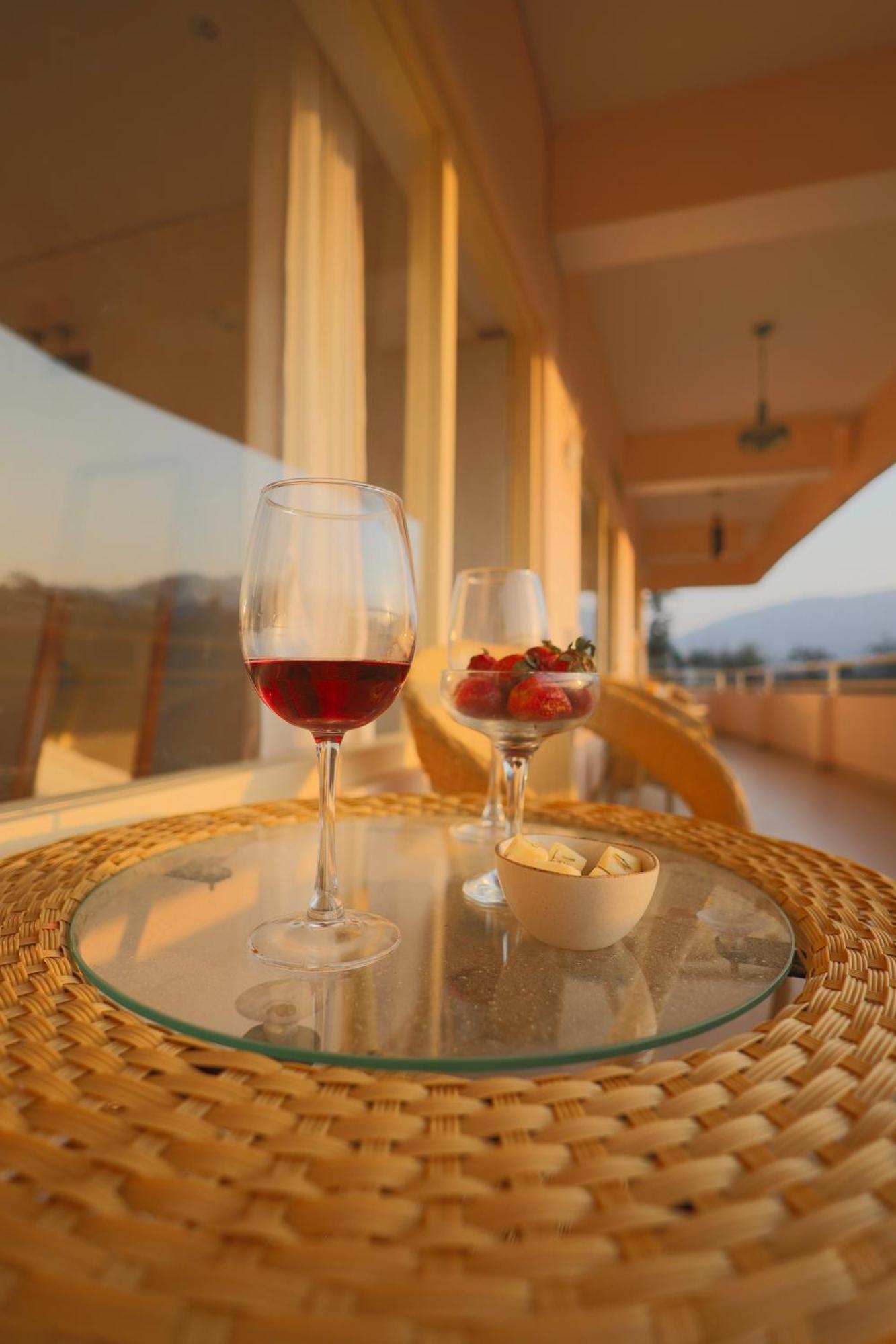 Nazaara -Thhpsociety - Mukteshwar - Witness The View From Your Bed Exterior foto